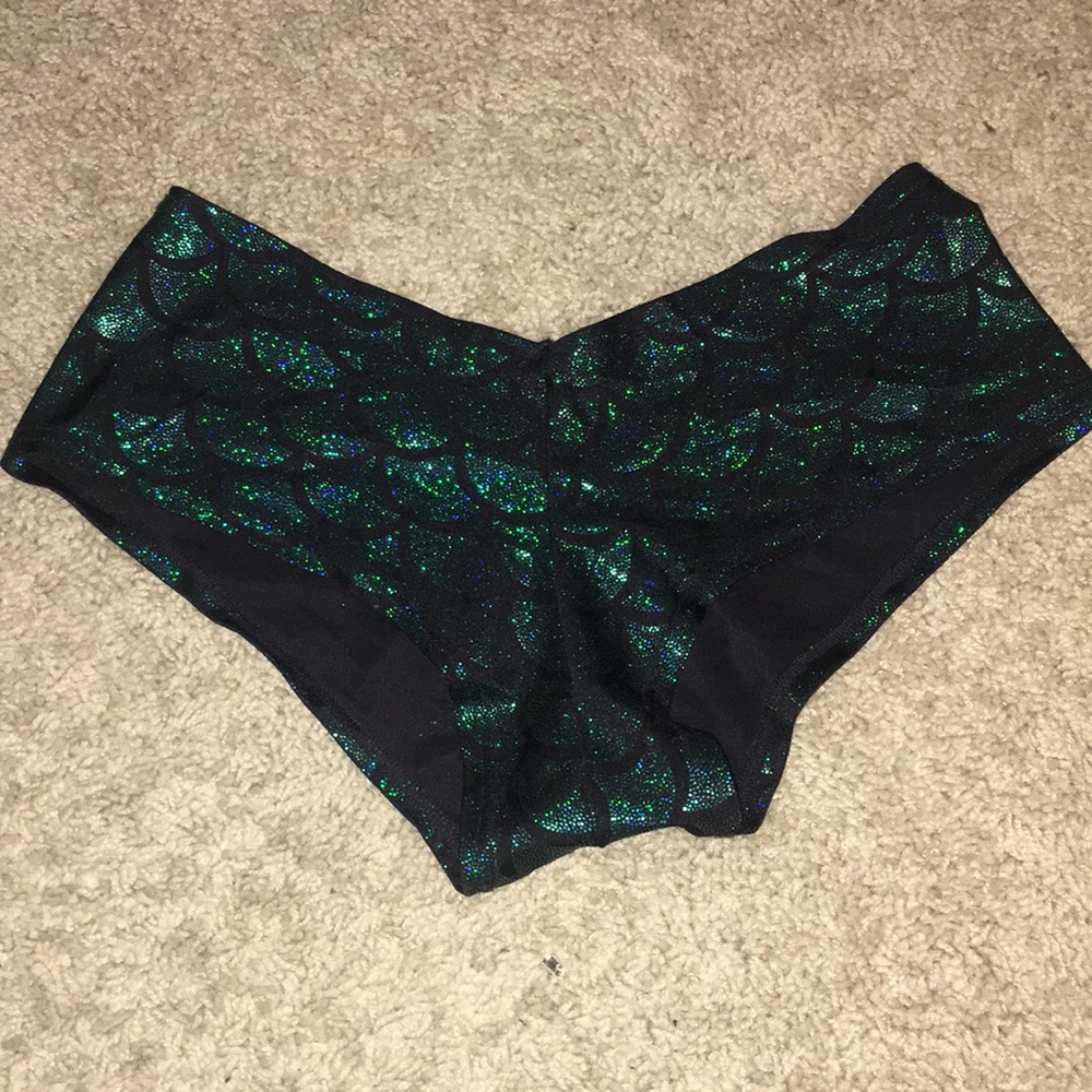 Rave shorts